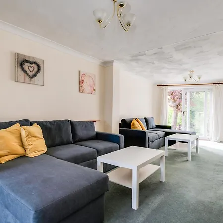Kidlington 3 Bedroom House With Parking & Large Garden Exterior photo