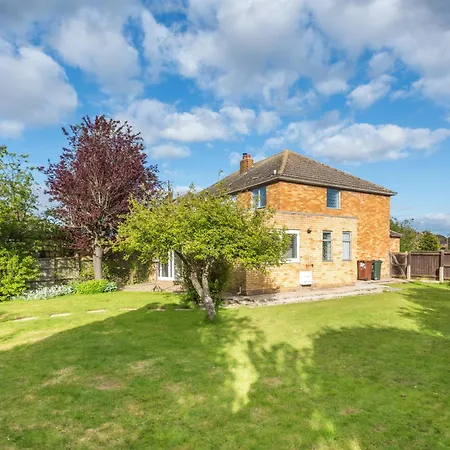Kidlington 3 Bedroom House With Parking & Large Garden Exterior photo