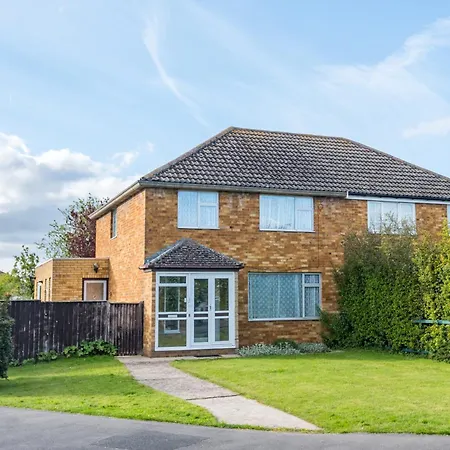 Kidlington 3 Bedroom House With Parking & Large Garden Exterior photo